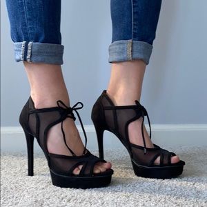 Jessica Simpson stilettos